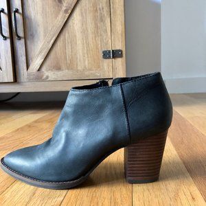 NWOT Lucky Brand Low Ankle Leather Booties